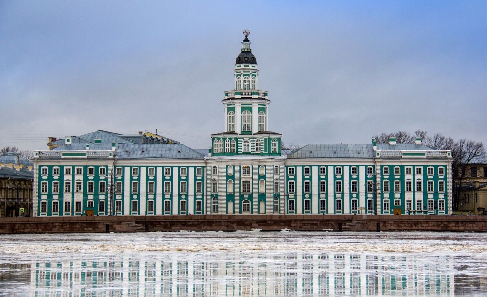 Первый музей. Музей Кунсткамера в Санкт-Петербурге. Музей антропологии и этнографии в Санкт-Петербурге. Музей антропологии и этнографии им Петра Великого Кунсткамера. Маттарнови Кунсткамера Архитектор.