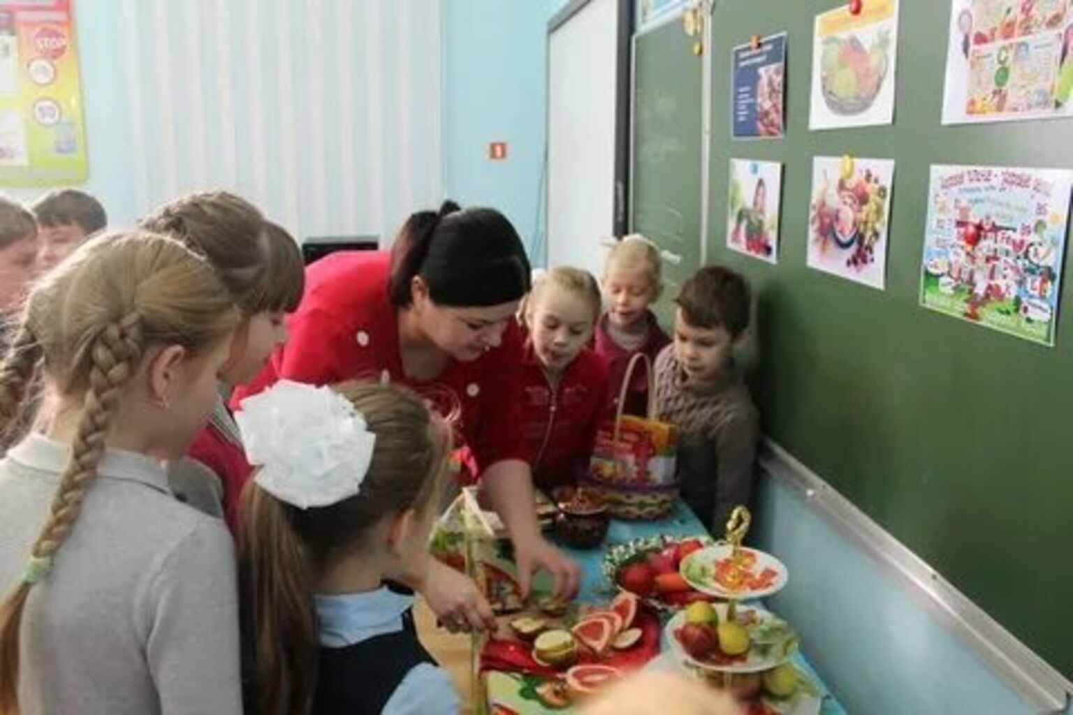 Неделя здорового питания в школе классный час. Здоровое питание классный час. Классный час о школьном питании. День здорового питания в лагере мероприятия. Классные часы посвященные здоровому питанию.