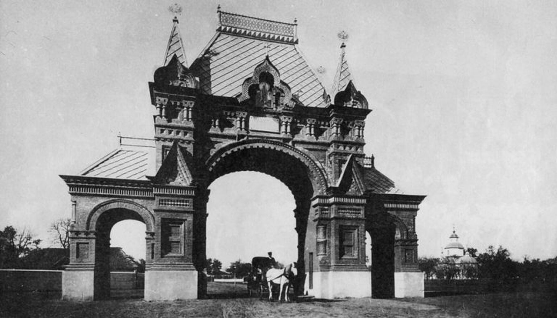 Александровская Триумфальная арка в Краснодаре